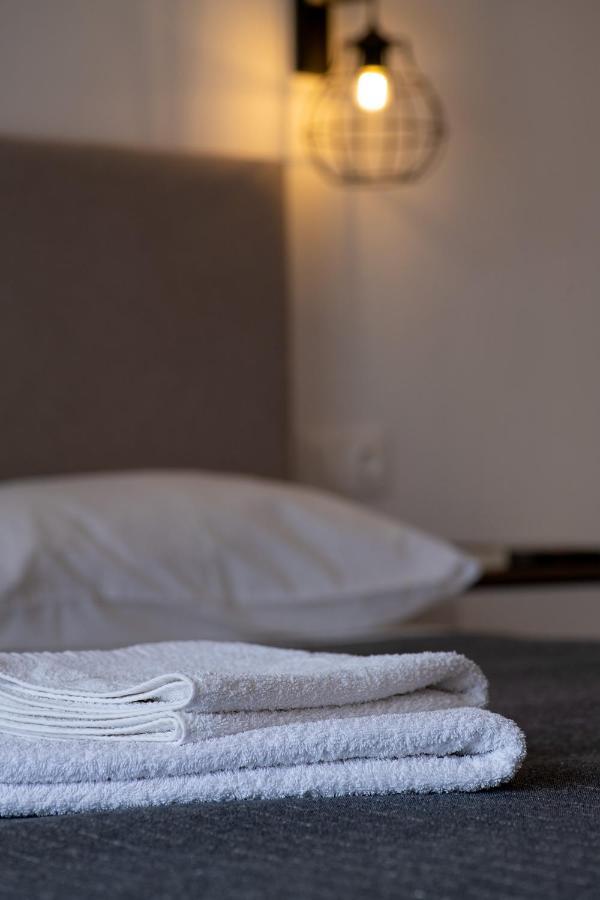 Pantheon Hotel Patitiri  Ngoại thất bức ảnh