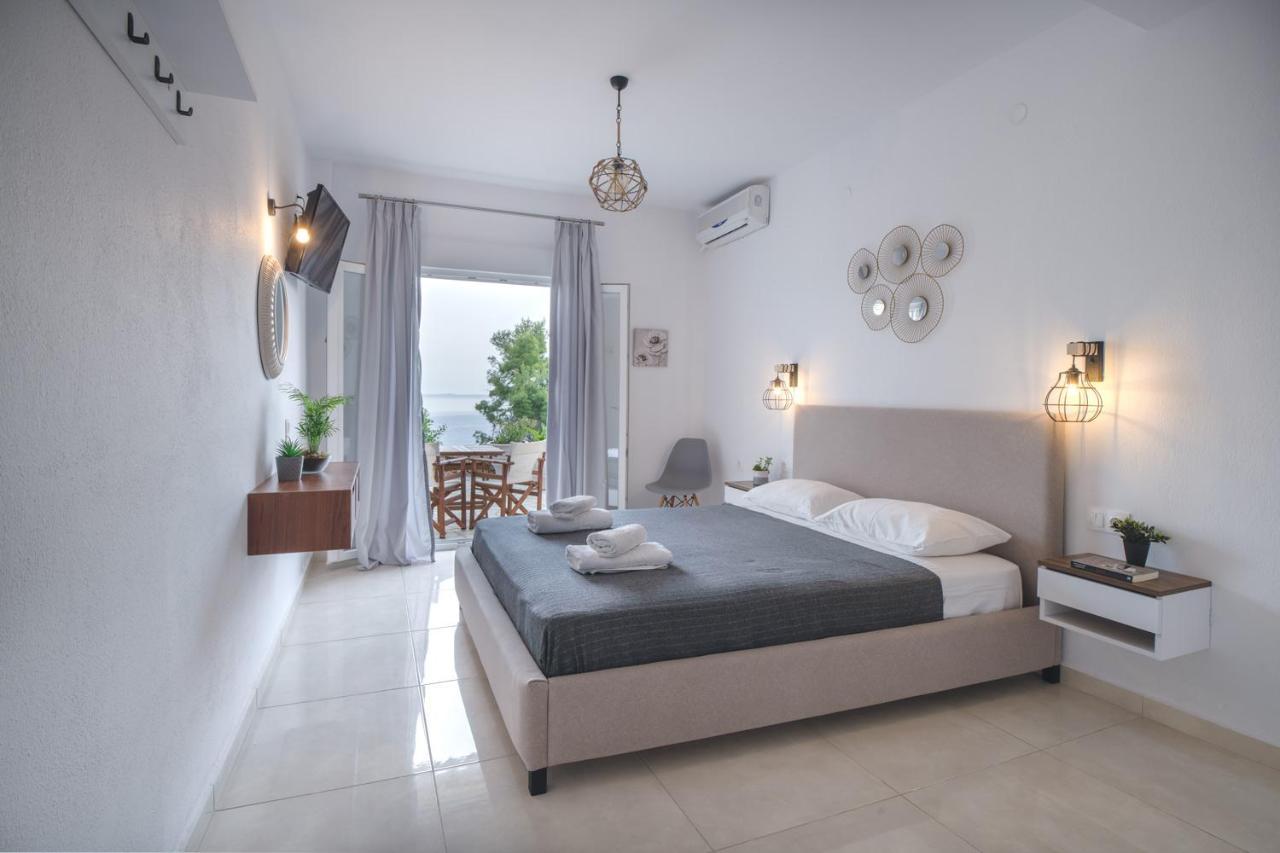 Pantheon Hotel Patitiri  Ngoại thất bức ảnh