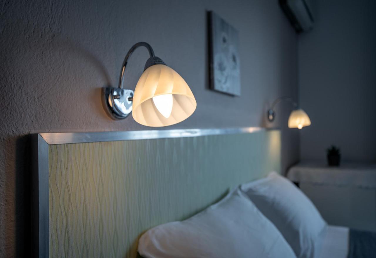 Pantheon Hotel Patitiri  Ngoại thất bức ảnh