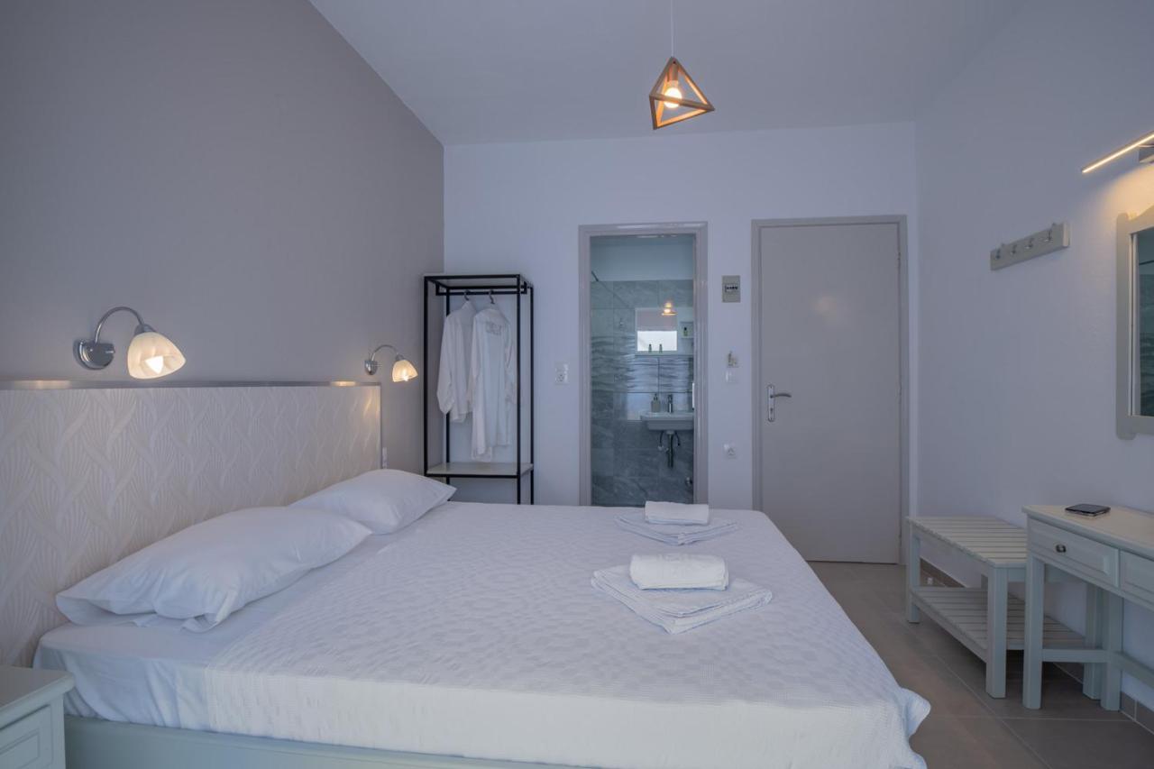 Pantheon Hotel Patitiri  Ngoại thất bức ảnh