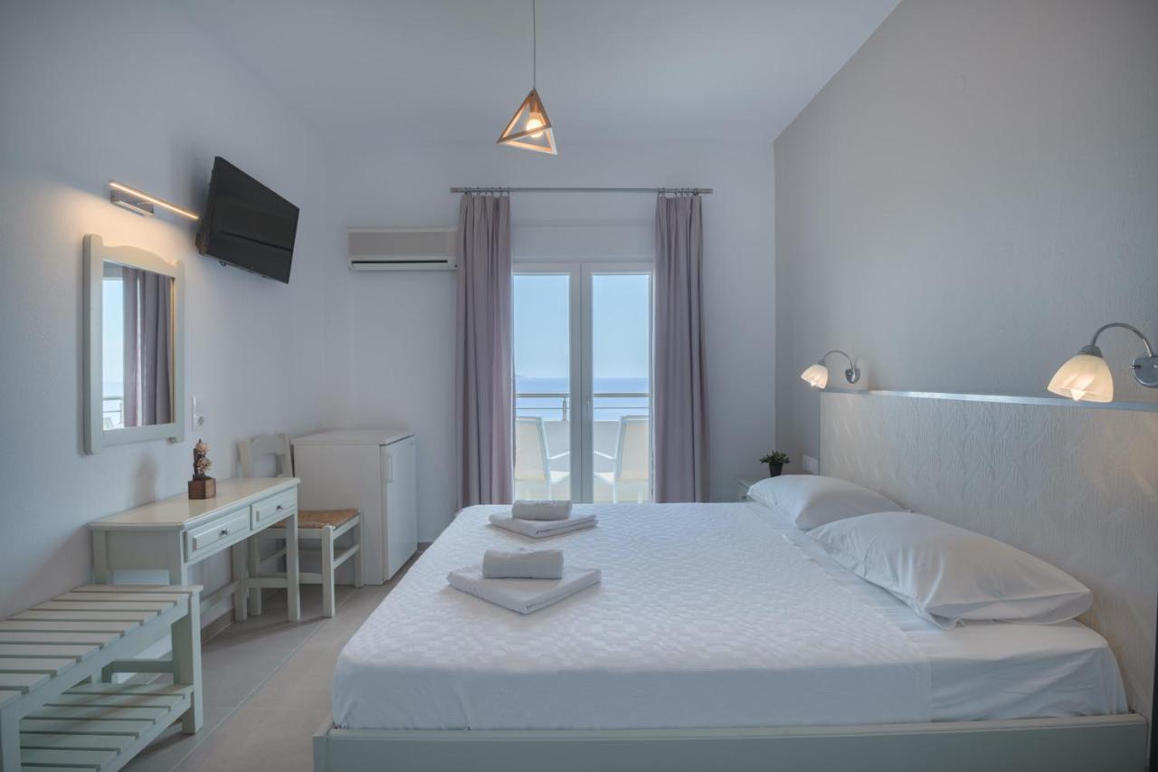 Pantheon Hotel Patitiri  Ngoại thất bức ảnh