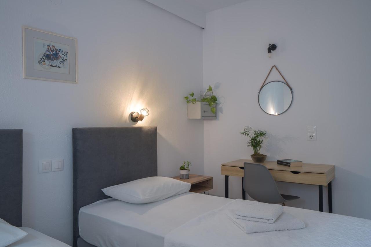 Pantheon Hotel Patitiri  Ngoại thất bức ảnh