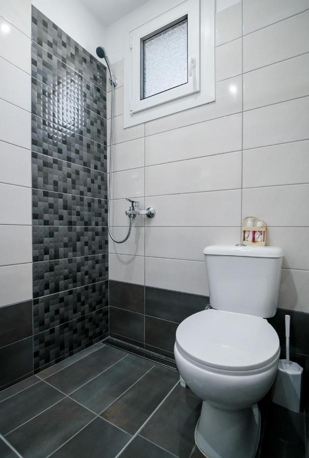 Pantheon Hotel Patitiri  Ngoại thất bức ảnh