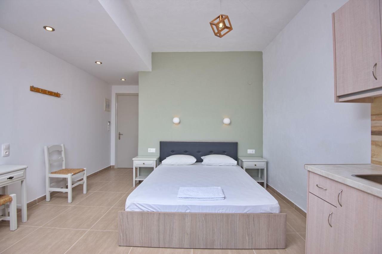 Pantheon Hotel Patitiri  Ngoại thất bức ảnh