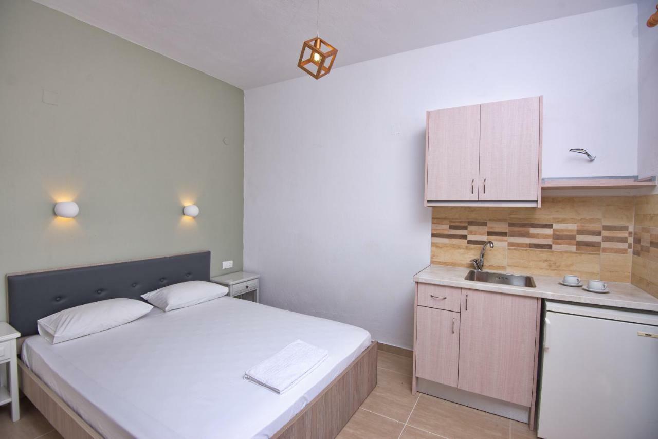 Pantheon Hotel Patitiri  Ngoại thất bức ảnh