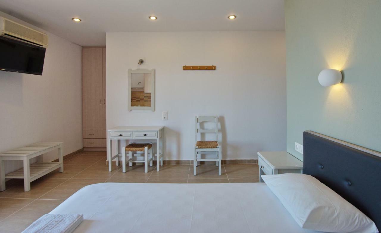 Pantheon Hotel Patitiri  Ngoại thất bức ảnh